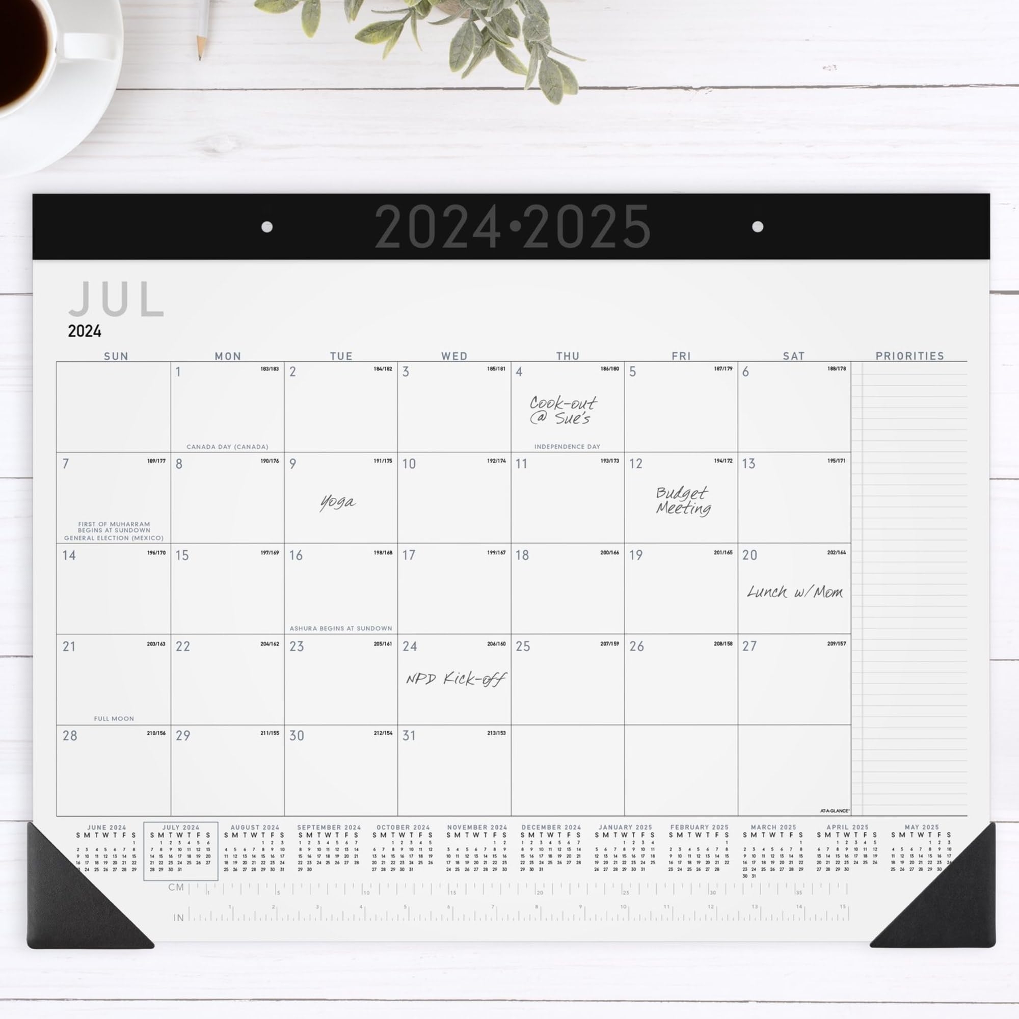 Amazon AT A GLANCE Contemporary Academic 2025 2026 Monthly Desk Pad Calendar Standard 21 3 4 X 17 Office Products
